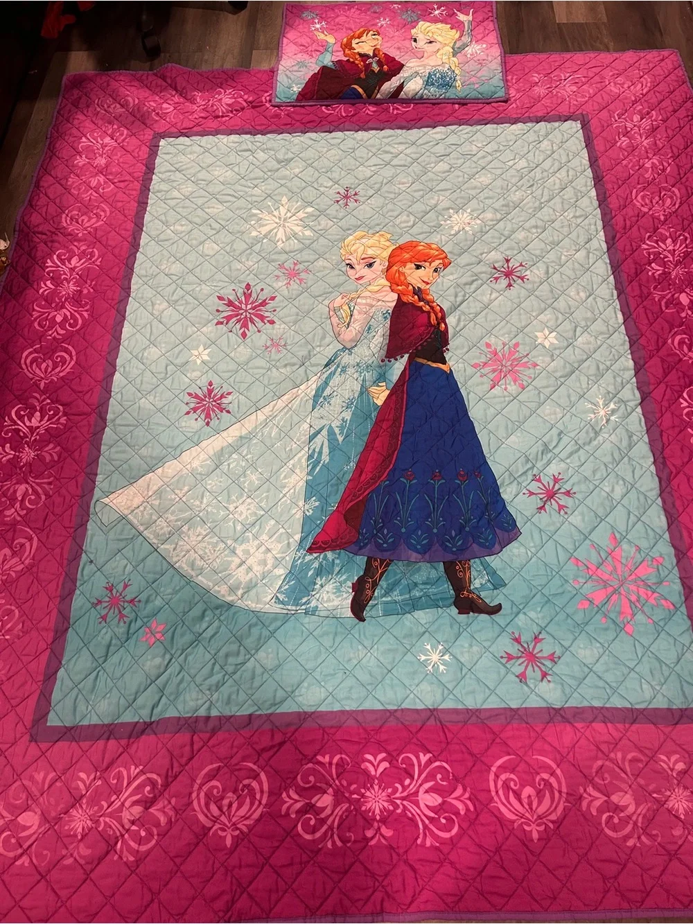Frozen Girls' Pink & Aqua Quilt Set with Anna and Elsa Design twin 70wx83L